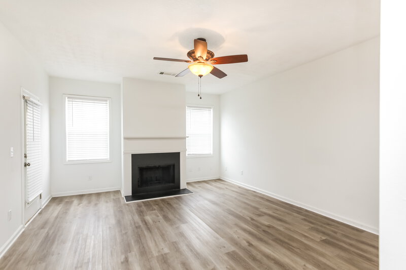 2,080/Mo, 610 Clairidge Ln Lawrenceville, GA 30046 Living Room View 2