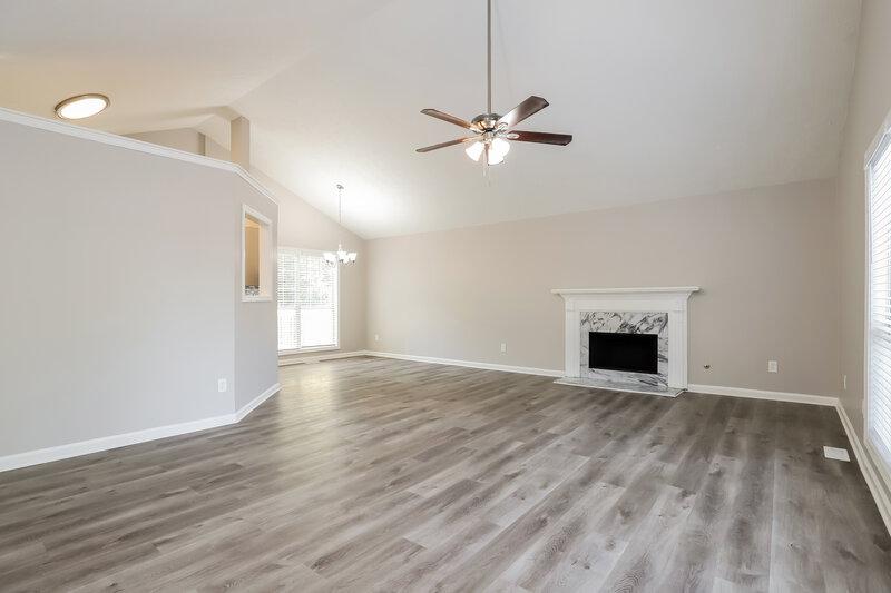 2,225/Mo, 1393 Richland Creek Trl Sugar Hill, GA 30518 Living Room View