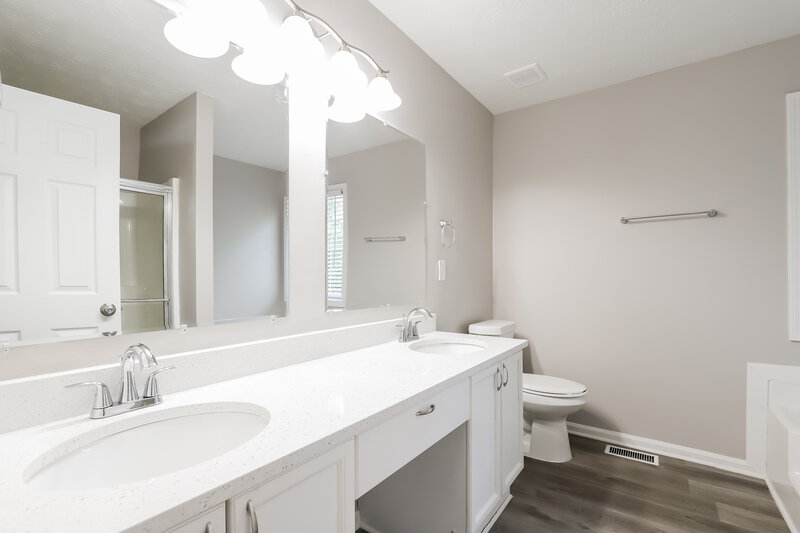 2,225/Mo, 1393 Richland Creek Trl Sugar Hill, GA 30518 Main Bathroom View 2