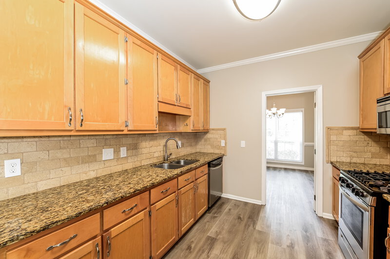 2,505/Mo, 26 Saddlewood Newnan, GA 30265 Kitchen View
