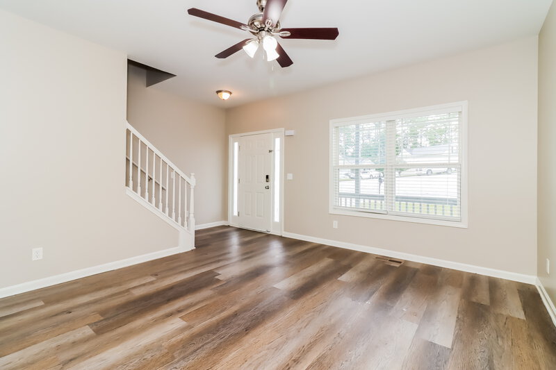 2,275/Mo, 657 Amberwood Dr Villa Rica, GA 30180 Living Room View