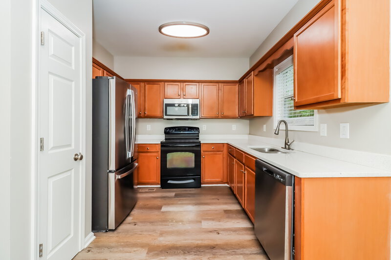 2,275/Mo, 657 Amberwood Dr Villa Rica, GA 30180 Kitchen View