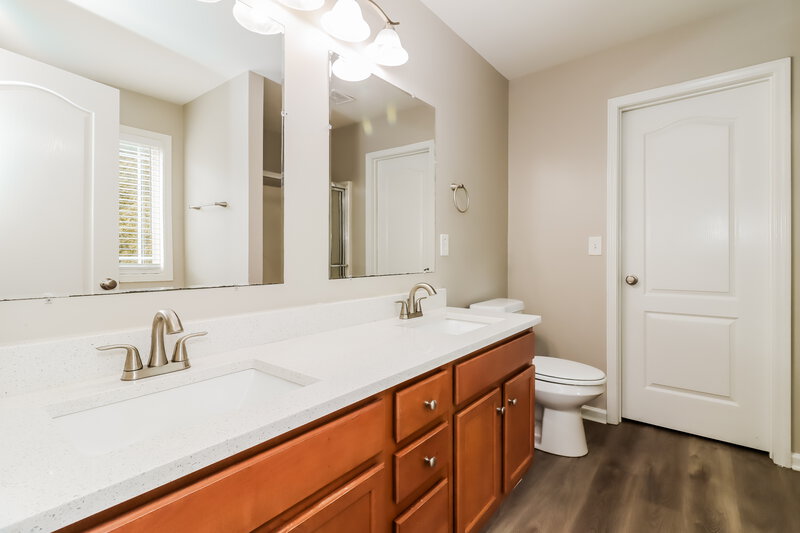 2,275/Mo, 657 Amberwood Dr Villa Rica, GA 30180 Main Bathroom View