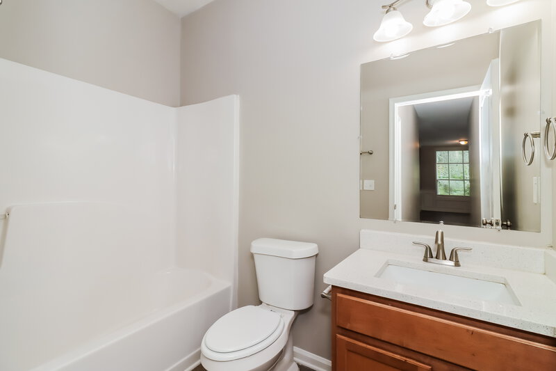 2,275/Mo, 657 Amberwood Dr Villa Rica, GA 30180 Bathroom View