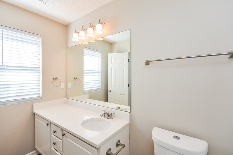 1,840/Mo, 35 Fieldview Ln Covington, GA 30016 Main Bathroom View