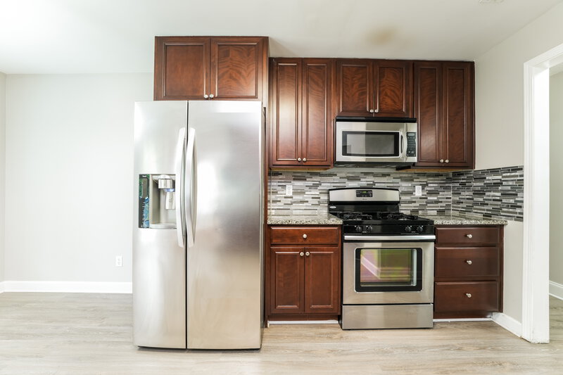 2,100/Mo, 185 Woodstream Dr Newnan, GA 30265 Kitchen View