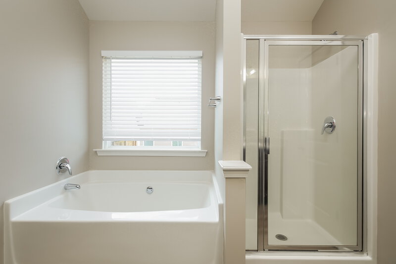 3,030/Mo, 88 High Point Way Hiram, GA 30141 Main Bathroom View 2