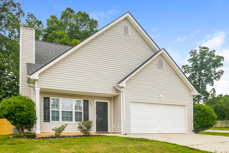 2,045/Mo, 100 St Ann Cir Dallas, GA 30157 Front View