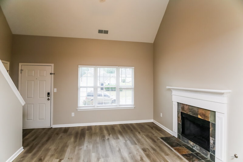 2,045/Mo, 100 St Ann Cir Dallas, GA 30157 Living Room View