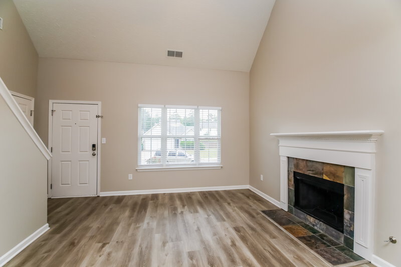 2,045/Mo, 100 St Ann Cir Dallas, GA 30157 Living Room View 2