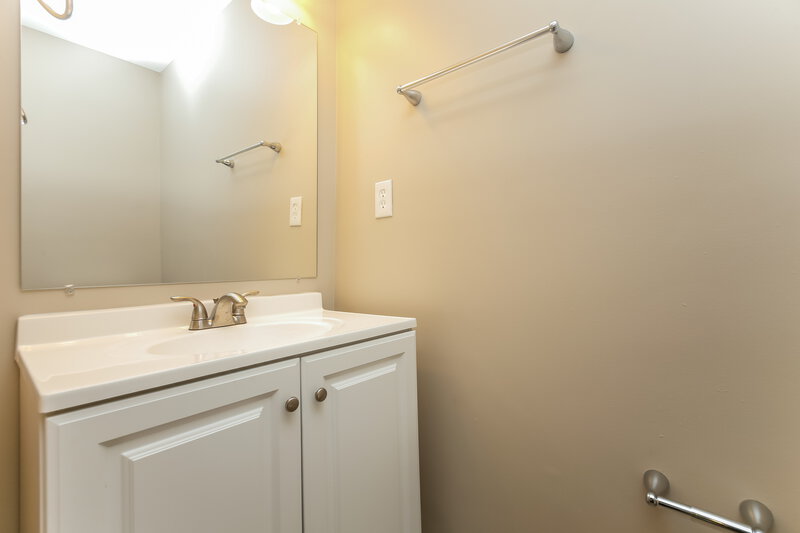 2,045/Mo, 100 St Ann Cir Dallas, GA 30157 Bathroom View