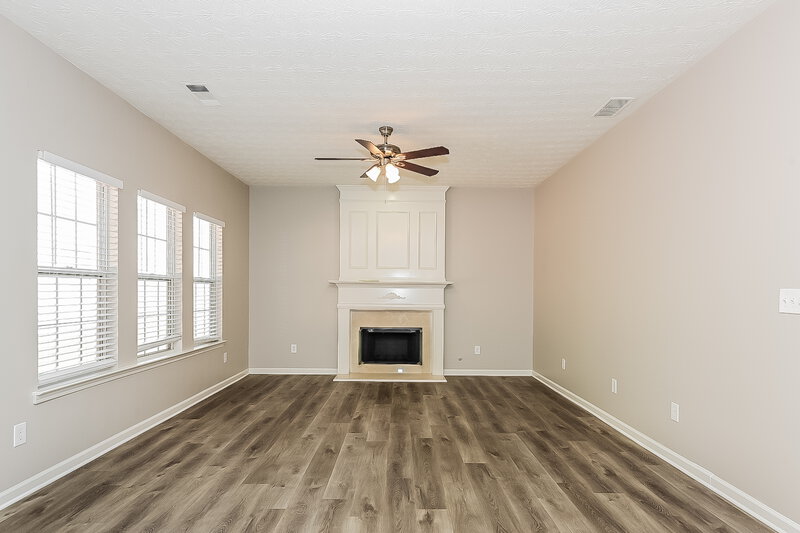 2,350/Mo, 135 Greenland Dr McDonough, GA 30253 Living Room View