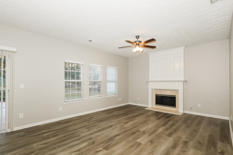 2,420/Mo, 135 Greenland Dr McDonough, GA 30253 Family Room View