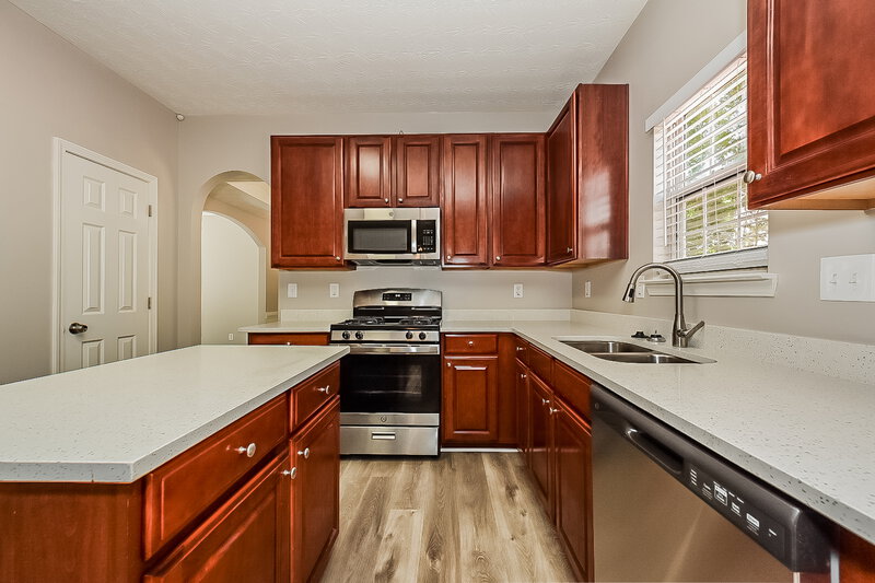 2,350/Mo, 135 Greenland Dr McDonough, GA 30253 Kitchen View