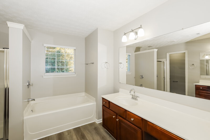 2,420/Mo, 135 Greenland Dr McDonough, GA 30253 Main Bathroom View