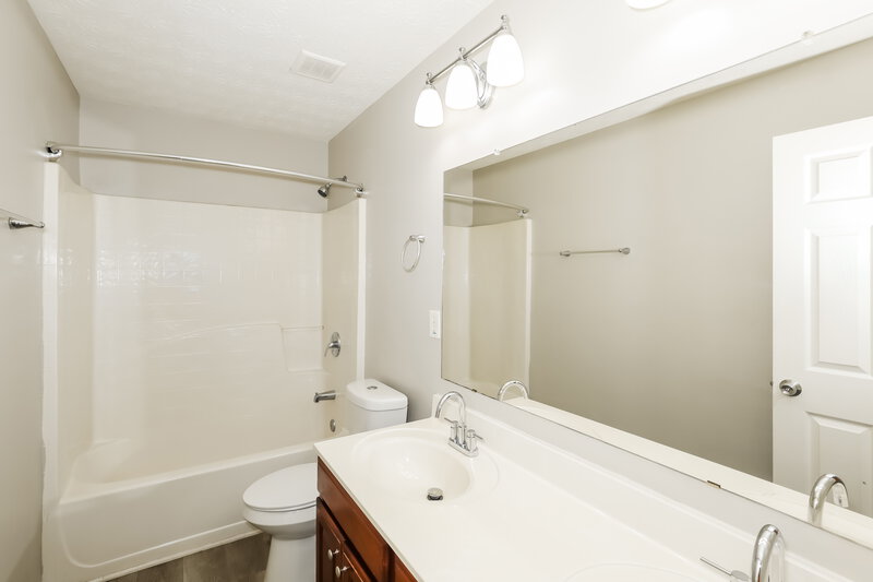 2,420/Mo, 135 Greenland Dr McDonough, GA 30253 Bathroom View