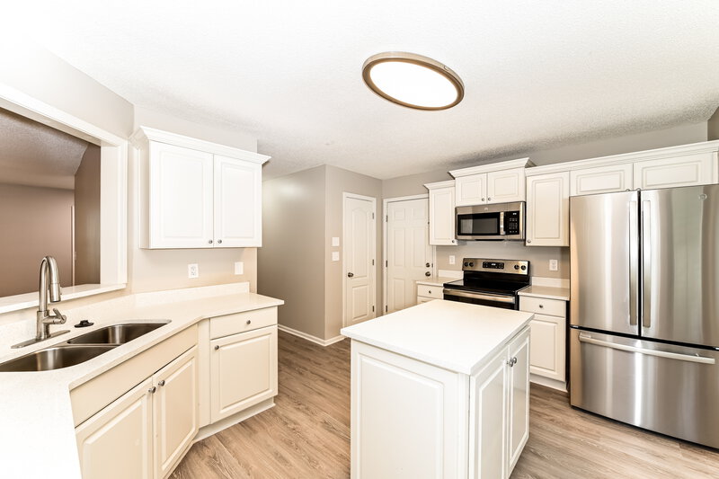 2,295/Mo, 10 Cheyenne Dr Stockbridge, GA 30281 Kitchen View