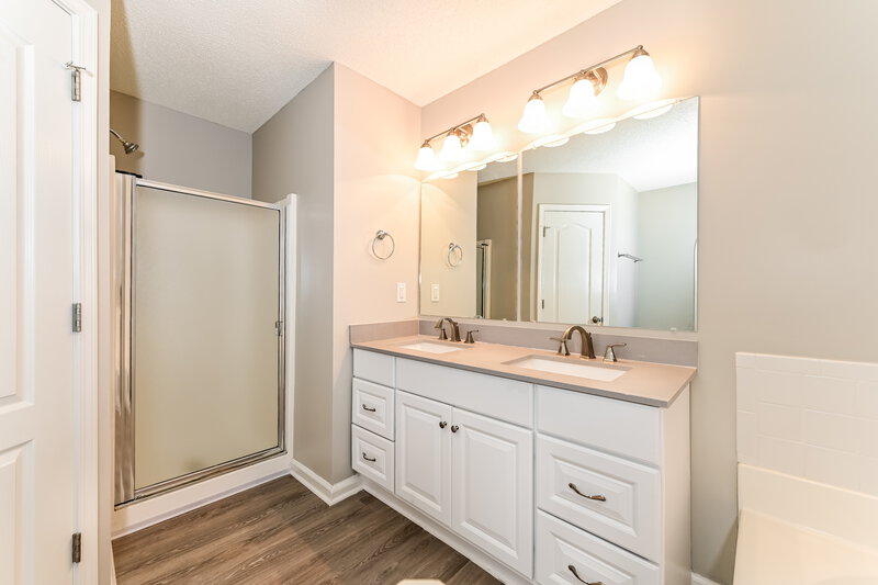2,295/Mo, 10 Cheyenne Dr Stockbridge, GA 30281 Main Bathroom View