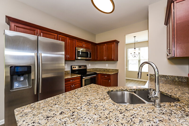 1,995/Mo, 104 Stonebriar Blvd Griffin, GA 30224 Kitchen View 2
