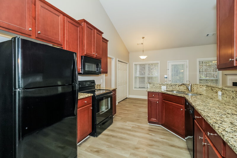 1,830/Mo, 205 Westridge Cir Dallas, GA 30132 Kitchen View 2