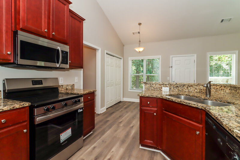 2,030/Mo, 205 Westridge Cir Dallas, GA 30132 Kitchen View 2
