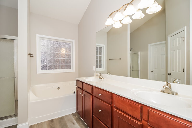 1,830/Mo, 205 Westridge Cir Dallas, GA 30132 Main Bathroom View