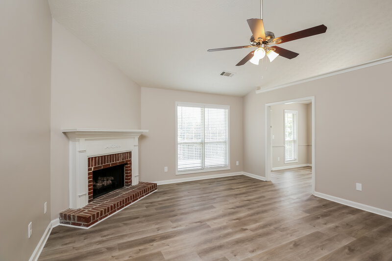 2,260/Mo, 5912 Sycamore Ridge Dr Sugar Hill, GA 30518 Living Room View 3