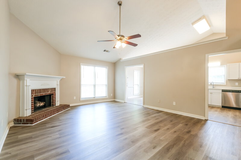 2,230/Mo, 5912 Sycamore Ridge Dr Sugar Hill, GA 30518 Living Room View 2