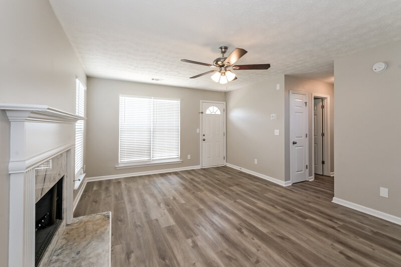 1,685/Mo, 150 N Greenfield Cir Covington, GA 30016 Living Room View 2