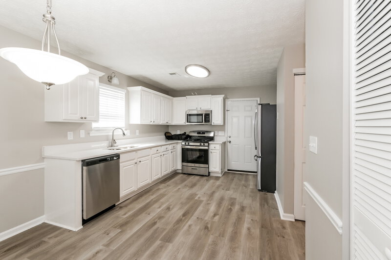 1,685/Mo, 150 N Greenfield Cir Covington, GA 30016 Kitchen View