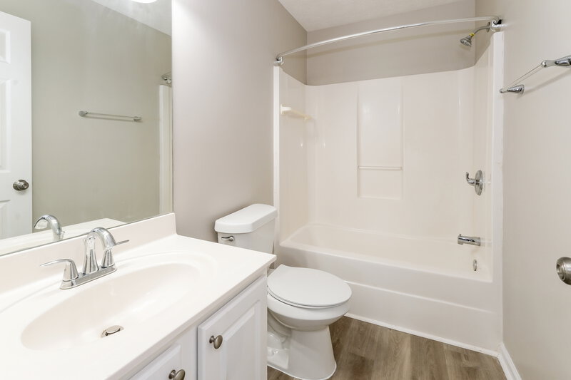 1,685/Mo, 150 N Greenfield Cir Covington, GA 30016 Bathroom View