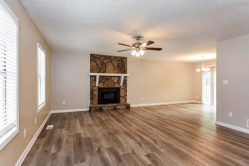 2,335/Mo, 2405 Betsy Ct SW Marietta, GA 30008 Living Room View