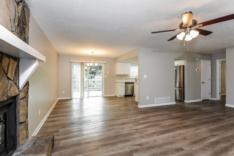 2,335/Mo, 2405 Betsy Ct SW Marietta, GA 30008 Living Room View 3