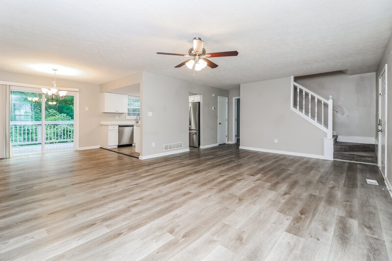 2,190/Mo, 2405 Betsy Ct SW Marietta, GA 30008 Living Room View 2