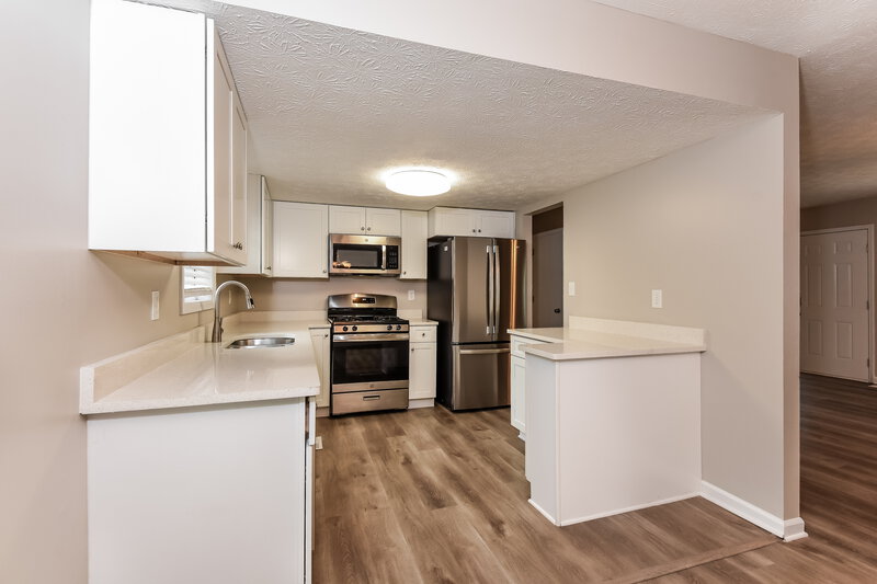 2,335/Mo, 2405 Betsy Ct SW Marietta, GA 30008 Kitchen View