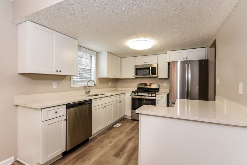2,335/Mo, 2405 Betsy Ct SW Marietta, GA 30008 Kitchen View 2