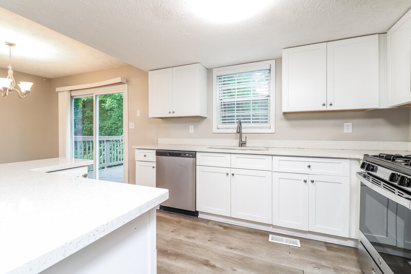 2,190/Mo, 2405 Betsy Ct SW Marietta, GA 30008 Kitchen View