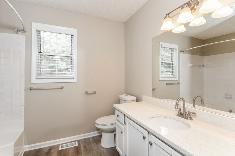 2,335/Mo, 2405 Betsy Ct SW Marietta, GA 30008 Main Bathroom View