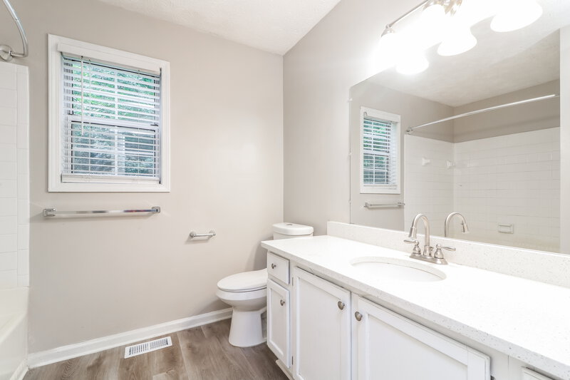 2,190/Mo, 2405 Betsy Ct SW Marietta, GA 30008 Main Bedroom View 3