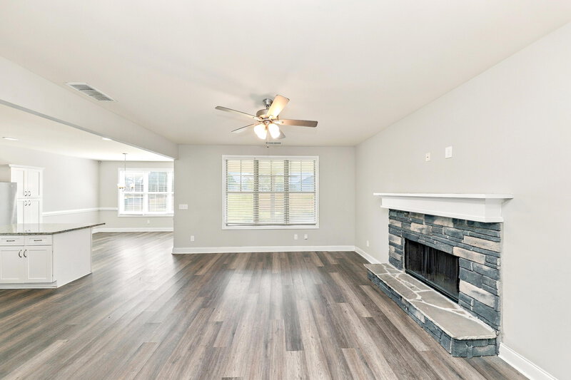 2,235/Mo, 137 Red Branch Dr Villa Rica, GA 30180 Living Room View 2