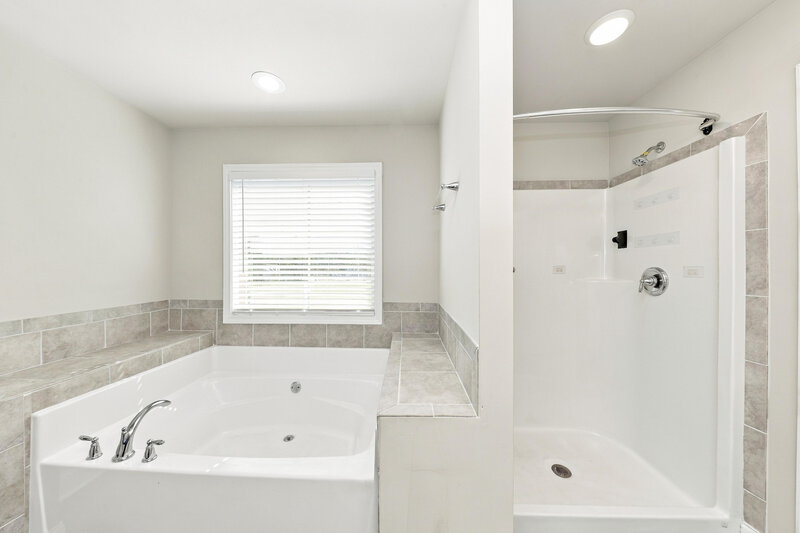 2,235/Mo, 137 Red Branch Dr Villa Rica, GA 30180 Primary Bathroom View 2