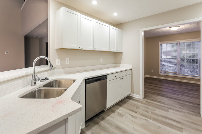 2,790/Mo, 1461 Starling Ct Hampton, GA 30228 Kitchen View 2