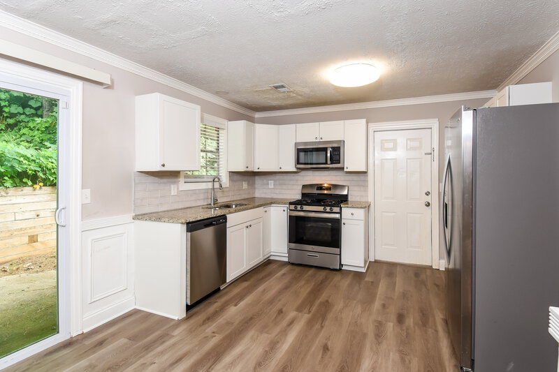 2,075/Mo, 885 Trace Cir NE Marietta, GA 30066 Kitchen View