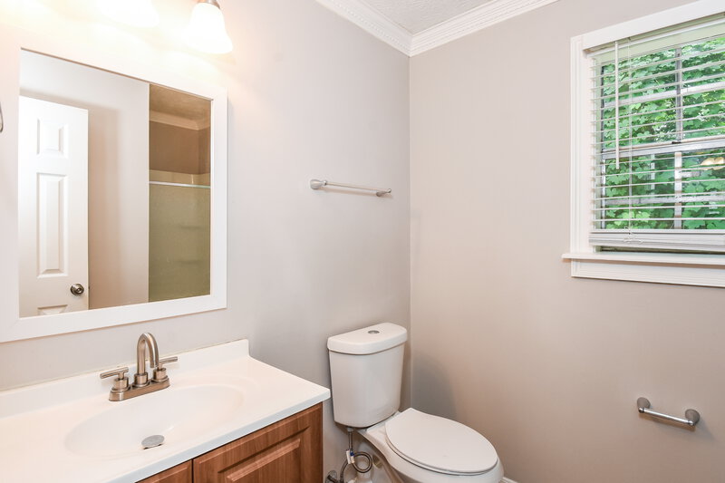 2,075/Mo, 885 Trace Cir NE Marietta, GA 30066 Bathroom View