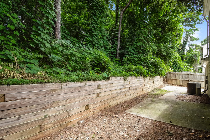 2,075/Mo, 885 Trace Cir NE Marietta, GA 30066 Backyard View