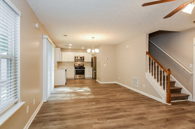 1,950/Mo, 966 Windcroft Cir NW Acworth, GA 30101 Living Room View 2