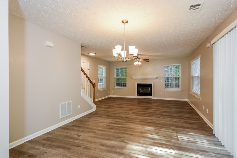1,950/Mo, 966 Windcroft Cir NW Acworth, GA 30101 Dining Room View 2