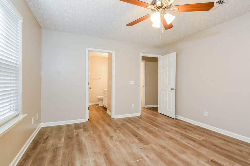 1,950/Mo, 966 Windcroft Cir NW Acworth, GA 30101 Main Bedroom View 2