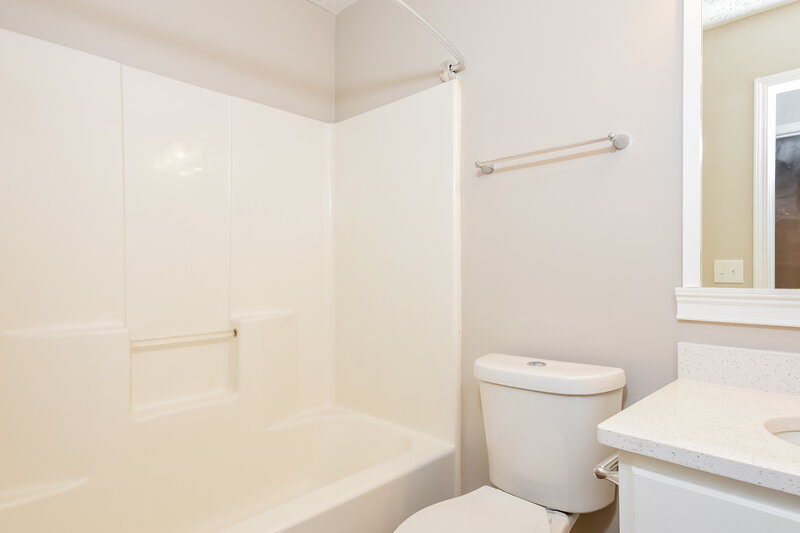 1,950/Mo, 966 Windcroft Cir NW Acworth, GA 30101 Bathroom View