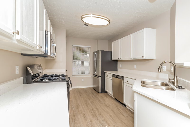 2,045/Mo, 5716 Sable Way Atlanta, GA 30349 Kitchen View